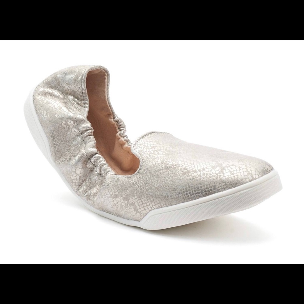 Kruzers Slip-on Sneakers Flats
